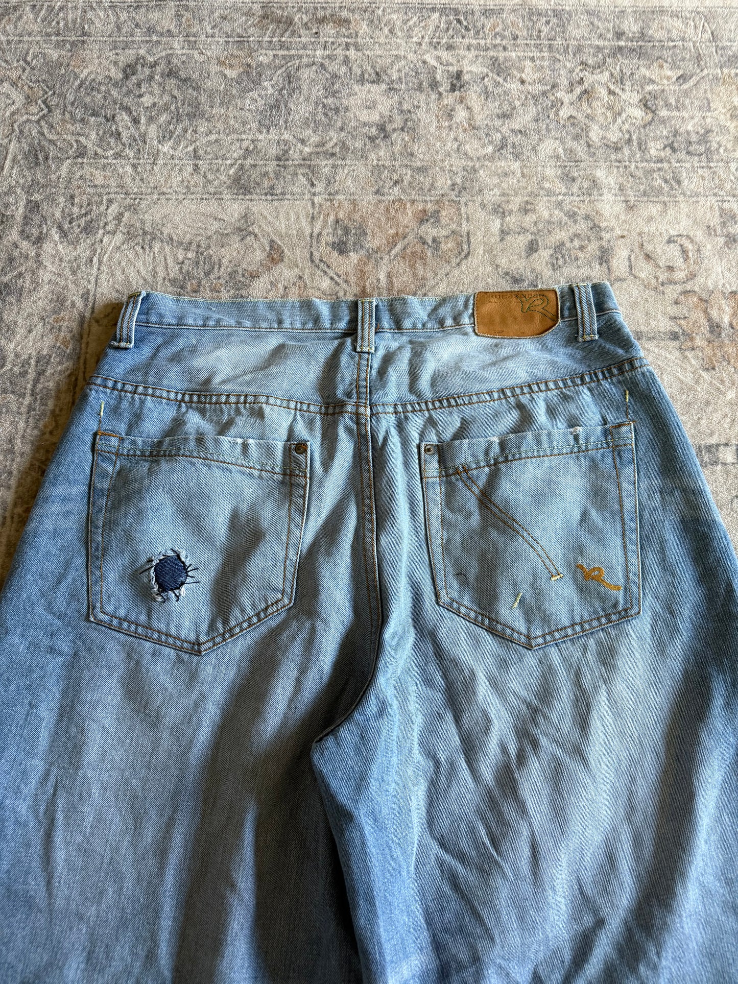 Y2K RocaWear Baggy light washed embroidered Jean shorts - 36x14