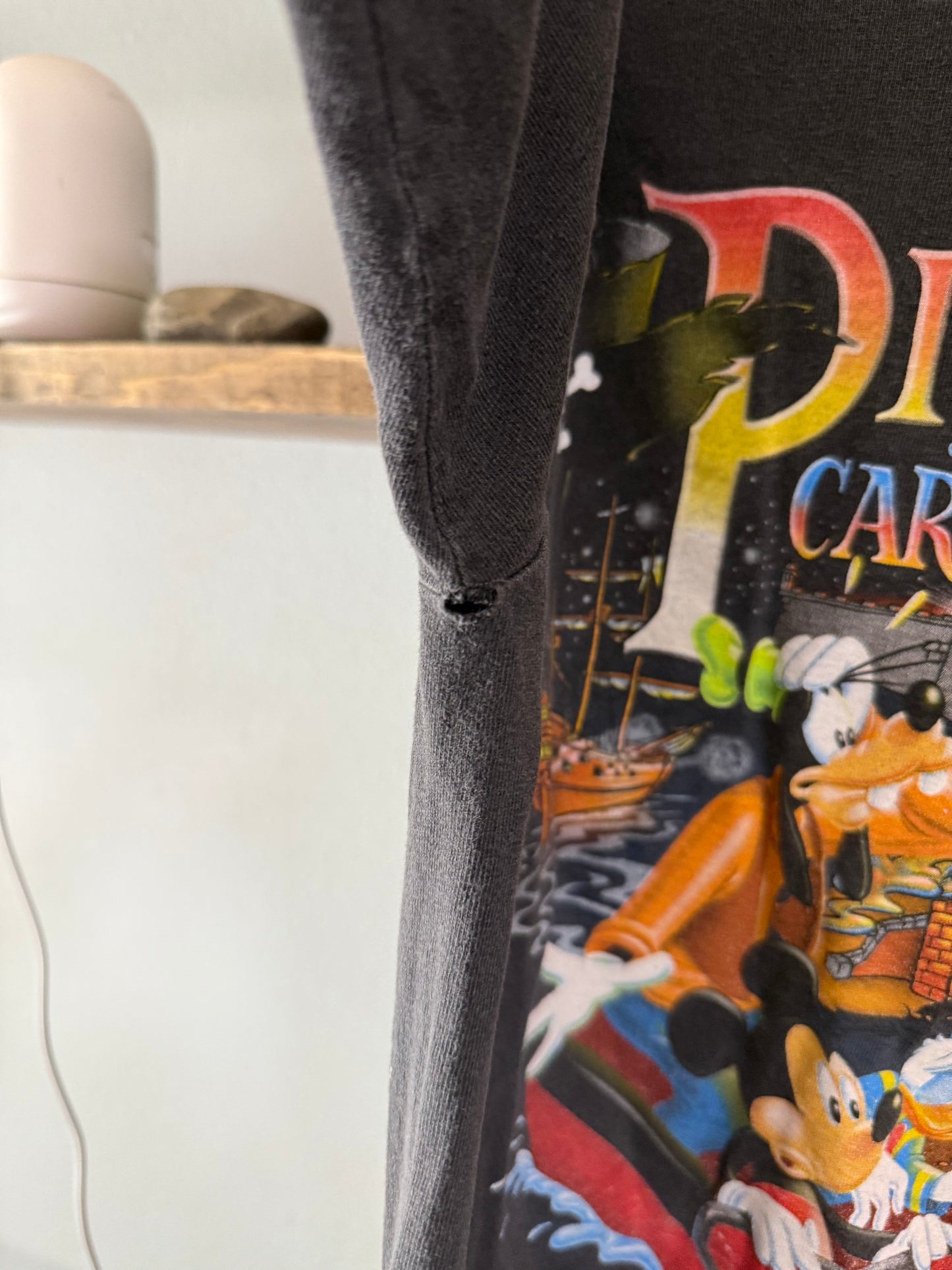 Vintage Disneyland Pirates of The Caribbean Dead Men Tell No Tales Tee - S/M