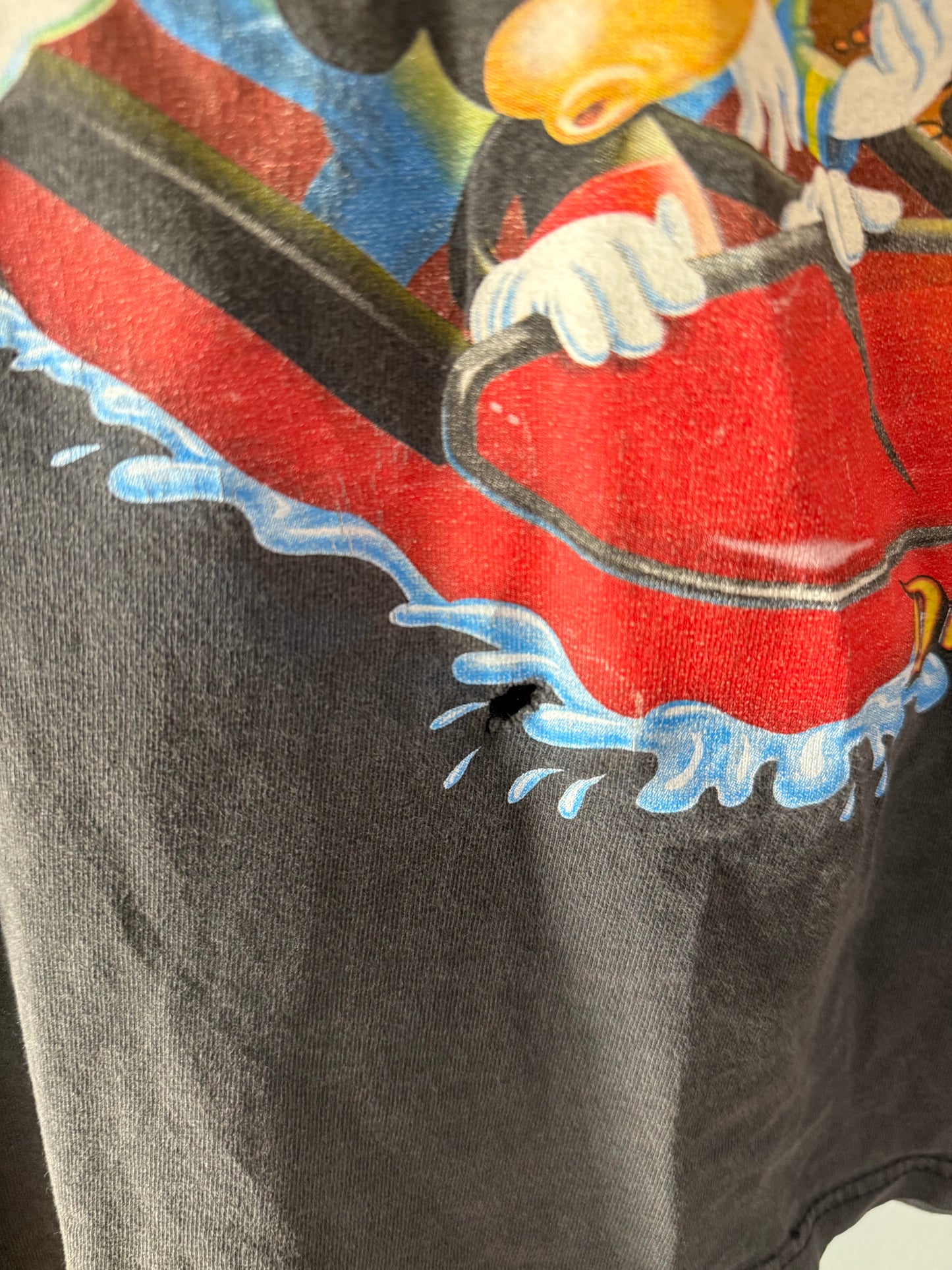 Vintage Disneyland Pirates of The Caribbean Dead Men Tell No Tales Tee - S/M