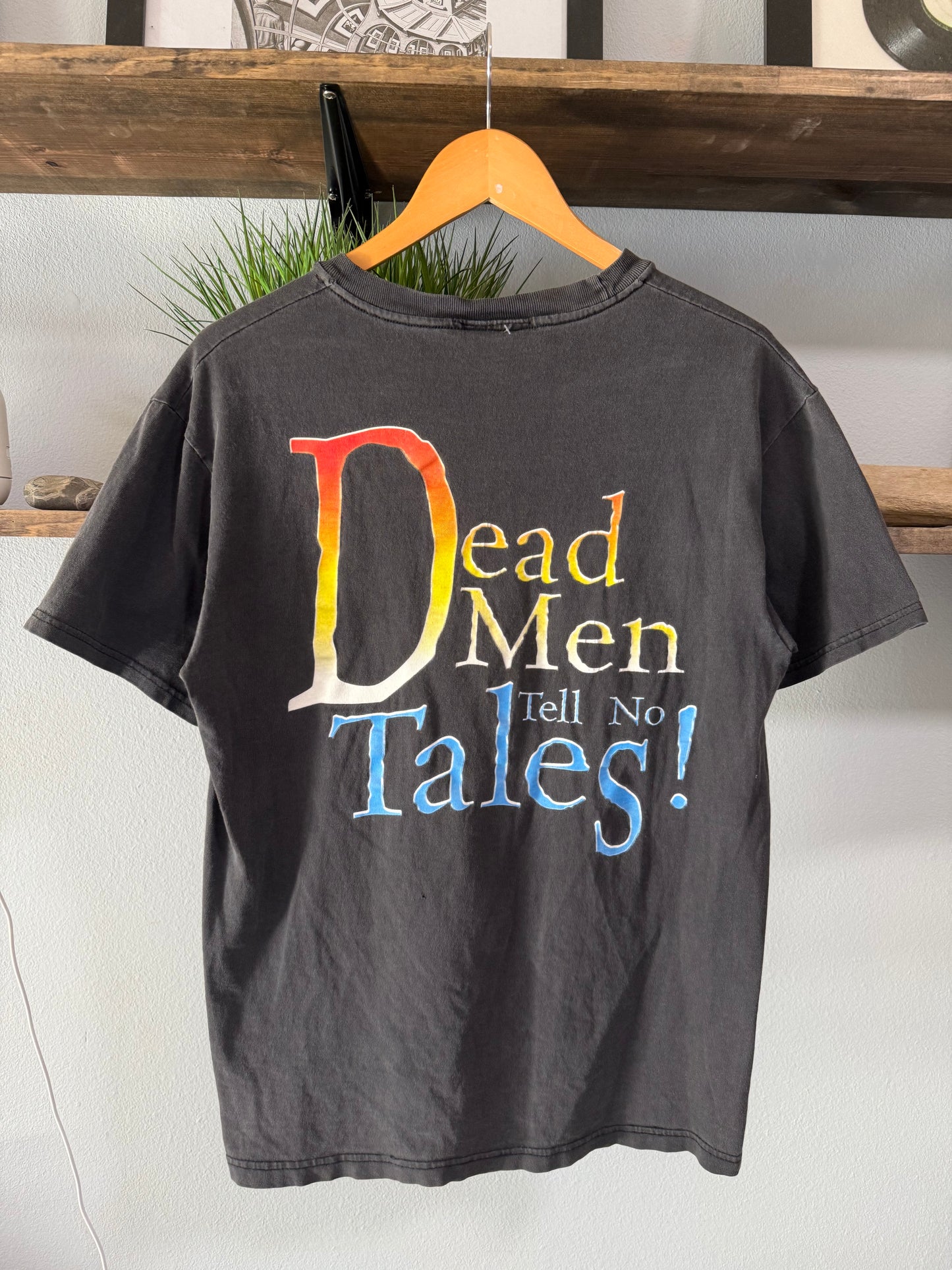Vintage Disneyland Pirates of The Caribbean Dead Men Tell No Tales Tee - S/M