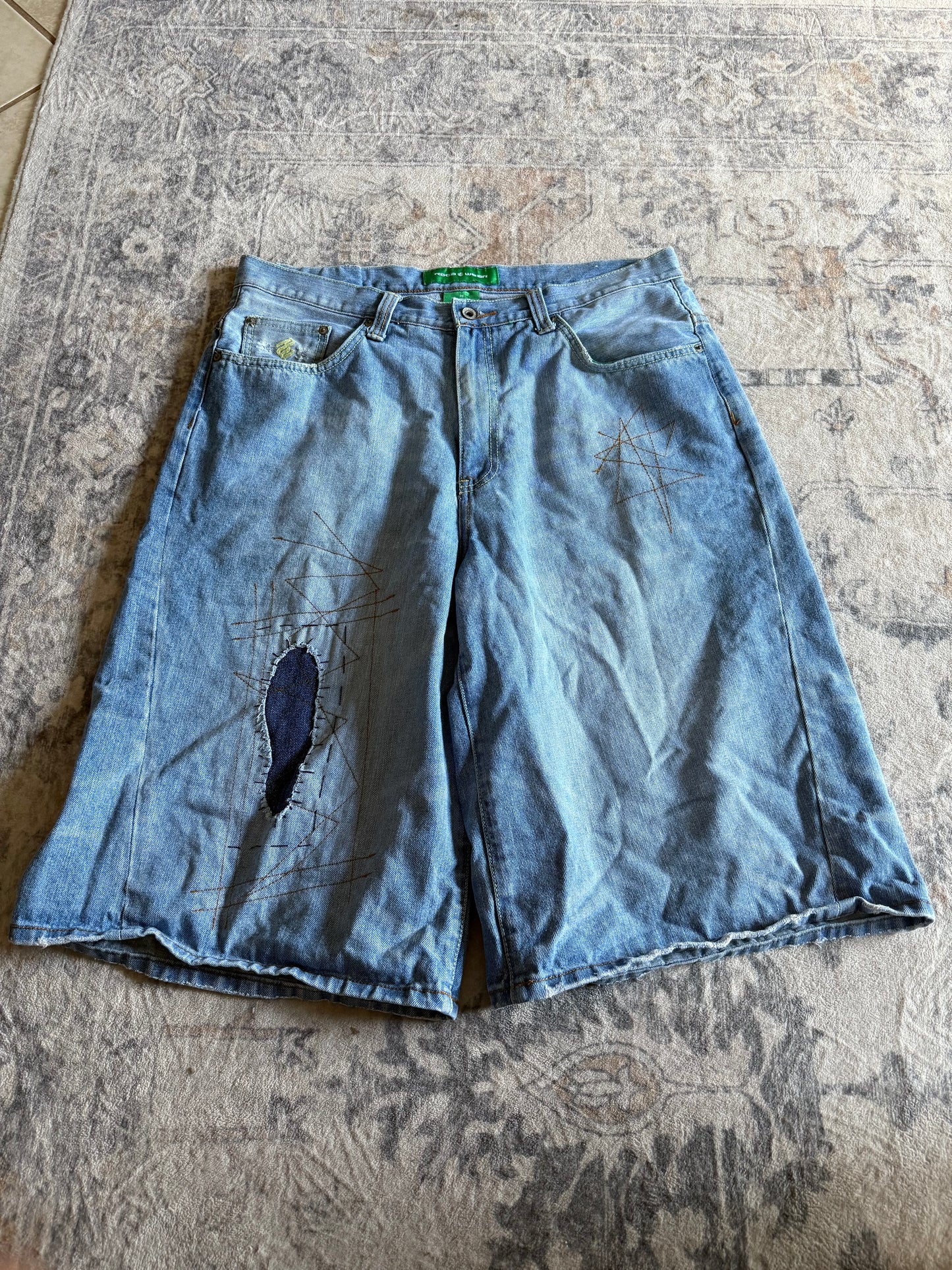 Y2K RocaWear Baggy light washed embroidered Jean shorts - 36x14