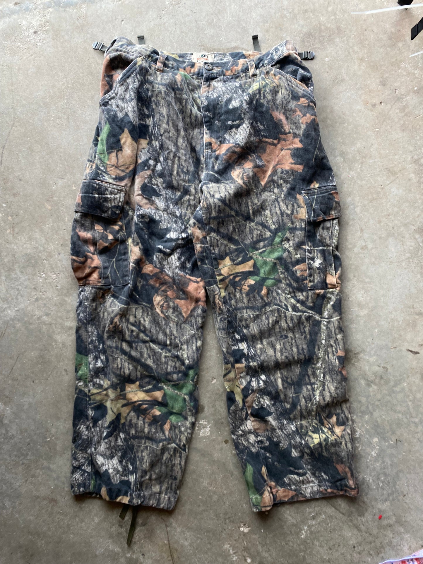 Mossy Oak Camo Pants - L