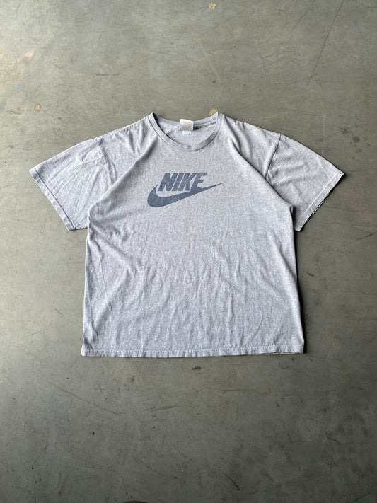 Nike Tee - L