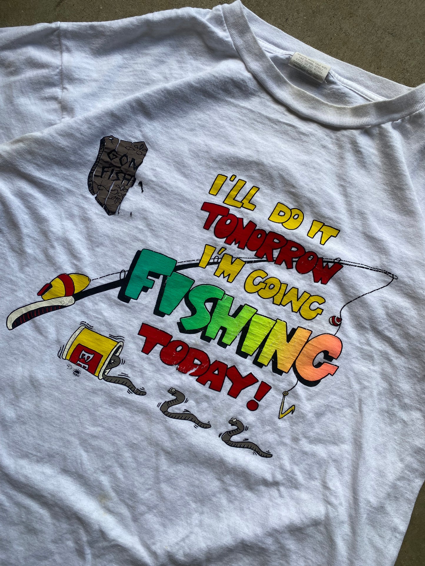 Vintage Fishing Tee - L