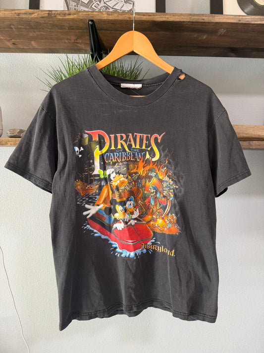 Vintage Disneyland Pirates of The Caribbean Dead Men Tell No Tales Tee - S/M